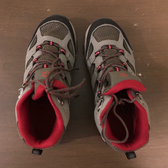 Merrell Moab 3 Mid Waterproof Boot
Color: Boulder/Red
Size: 4 Width: W - Picture 5 of 7